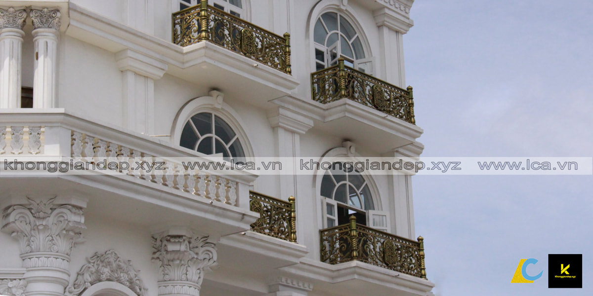 kiến trúc ban công Khách sạn Royal Hotel ở bờ biển Hạ Long Quảng Ninh